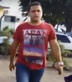 [Vídeo] Assessor de ex-prefeito preso ameaça repórteres em Arapiraca