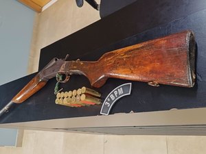 Durante abordagem, homem abandona arma e foge no município de Taquarana
