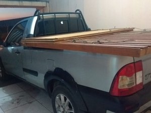 Três irmãos são presos após roubo de caminhonete de vendedor pernambucano