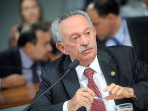 Senador alagoano diz que só a reforma pode restaurar a confiança do eleitor