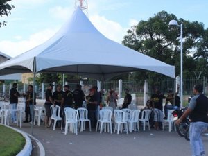 Policiais civis decidirão sobre indicativo de greve nesta terça
