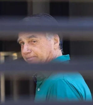 Bolsonaro e irmão ganham na quadra da Mega da Virada