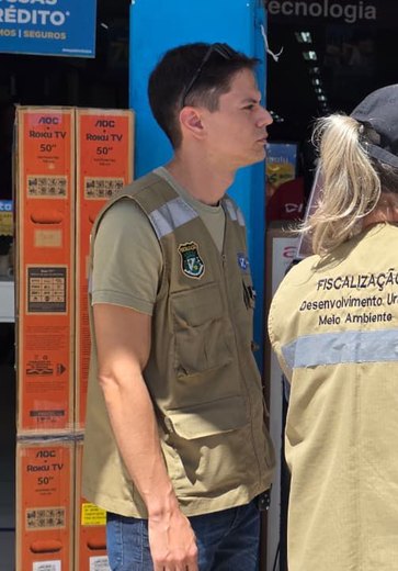 Durante fiscalização, 45 Lojas do Centro de Arapiraca são notificadas por poluição sonora