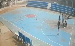 Jogador de 16 anos morre esmagado por cesta durante treino na Índia