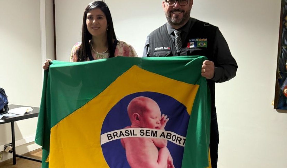 Leonardo Dias participa da Marcha Nacional Pela Vida e reforça luta contra o aborto