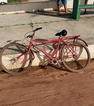 Idoso que conduzia bicicleta morre após ser atingido por moto em Palmeira dos Índios