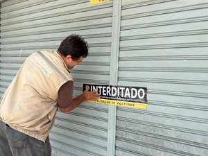Bar é alvo de operação, e dois são presos por reter cartões e documentos de clientes