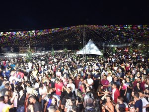 Resgate dos festejos juninos em Penedo encanta o público na abertura do Arroche o Nó 2023