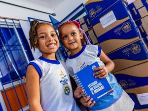 Secretaria de Educação de Maceió inicia distribuição de novos kits de uniformes na rede pública
