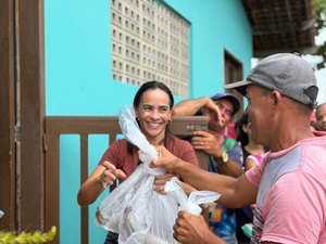 Prefeitura de Maragogi distribui 20 toneladas de peixe e leva alimento a famílias na Semana Santa