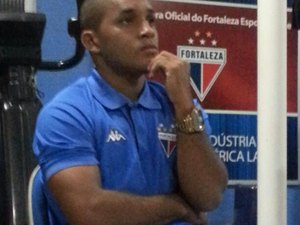 Destaque no CSA, meia Edinho acerta com o Fortaleza para 2018