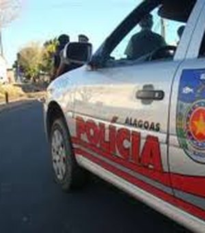 Casal é preso após roubar um carro e um aparelho celular em Arapiraca
