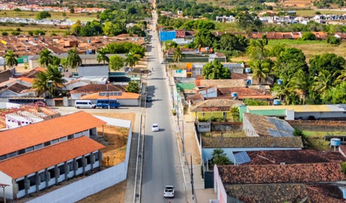 Prefeito Luciano Barbosa assina ordens de serviço para obras nas avenidas Pio XII e Pedro Tertuliano