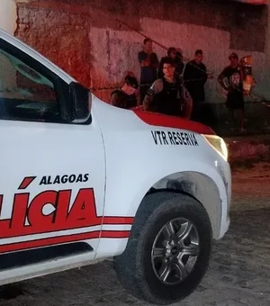 Homem é morto a tiros e mulher baleado no bairro do Feitosa