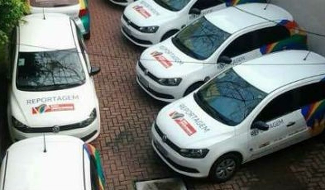 Homens armados roubam e queimam carro de Jornal em Pernambuco