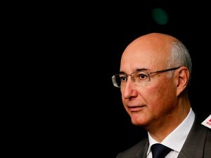 Cotado para o STF defende que mulher obedeça ao marido e é contra distribuição de pílulas anticoncepcionais