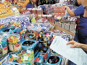 Caderno de matéria está entre os itens mais caros na lista de material escolar