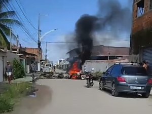 Moradores protestam contra a falta de água na Massagueira