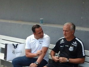 Técnico Paulo Foiane realiza estágio no Santos-SP