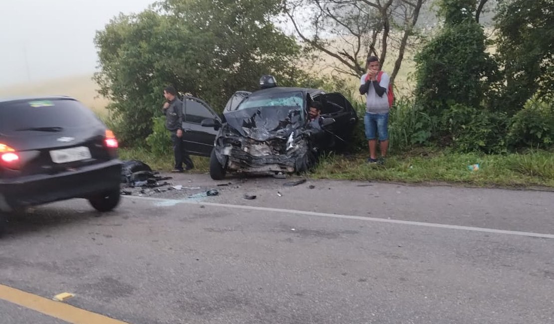 Colisão frontal entre veículos na BR-316 deixa grávida morta e três feridos