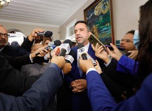 Paulo Dantas anuncia concursos públicos e investimentos no turismo durante entrevista