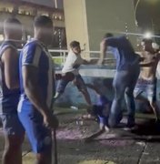 [Vídeo] Imagens mostram briga entre torcedores do CSA no Rei Pelé