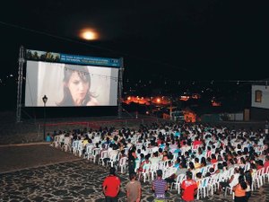 Cine Sesi Cultural leva cinema aos moradores de Quebrangulo