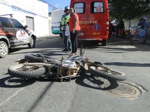 Colisão entre carro e moto deixa um ferido em Arapiraca