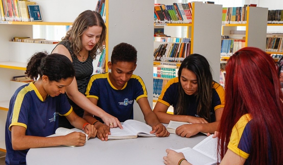 Maceió sedia encontro entre educadores e gestores de escolas de Alagoas