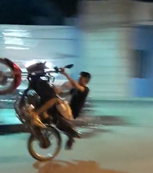 [Vídeo] Motoqueiros desafiam policiamento e fazem baderna em Campo Grande