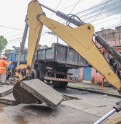 Prefeitura de Maceió intensifica trabalho de limpeza de galerias em ruas da capital