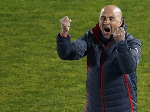 Inter aposta em novo técnico gringo e tenta tirar Jorge Sampaoli do Chile