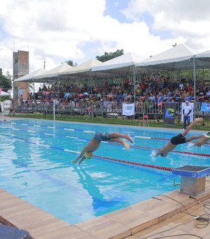Atletas da natação participam em Penedo de competições do calendário alagoano