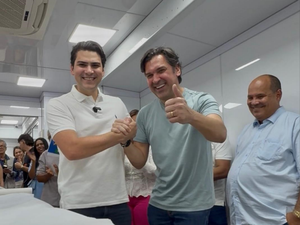 Prefeito Eduardo destaca trabalho de Isnaldo Bulhões na chegada da carreta do programa Agora Tem Especialistas