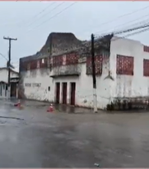 Devido a fortes chuvas no estado Centro Esportivo Capelense tem prédio derrubado