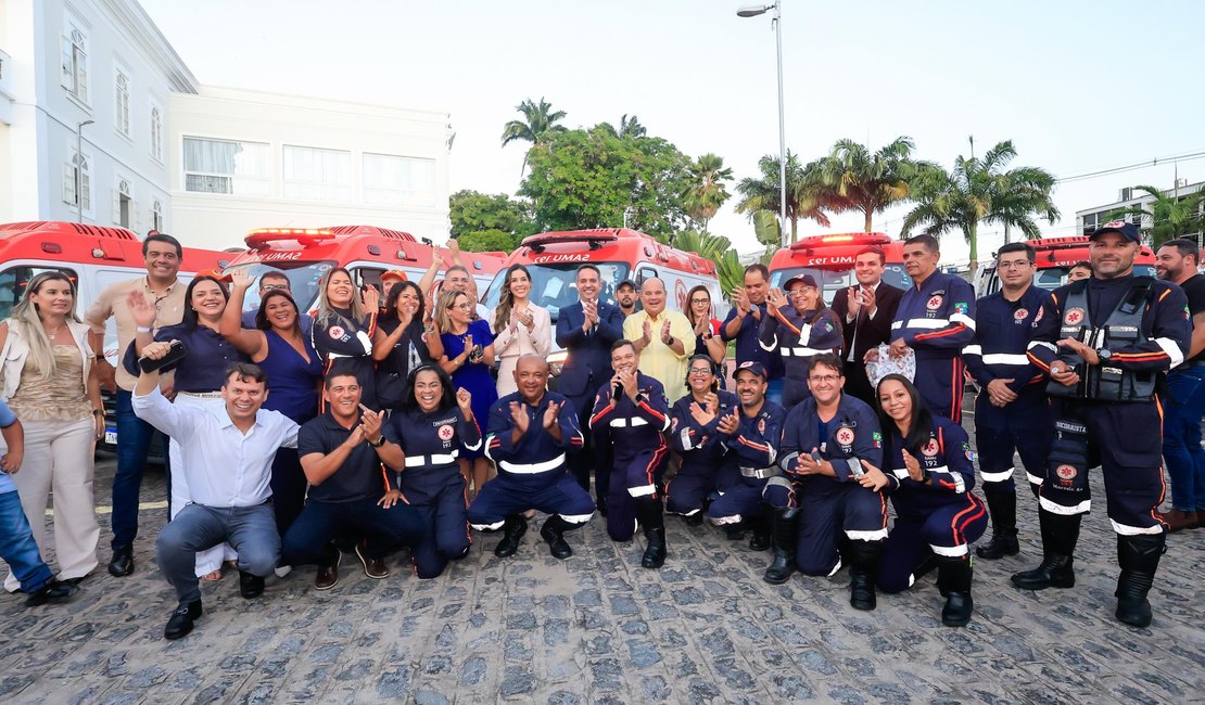 Governado de AL entrega 21 ambulâncias do Samu a municípios alagoanos