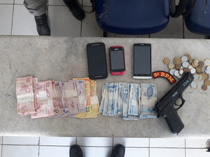 Suspeito de assalto é preso com simulacro e celulares em Maceió