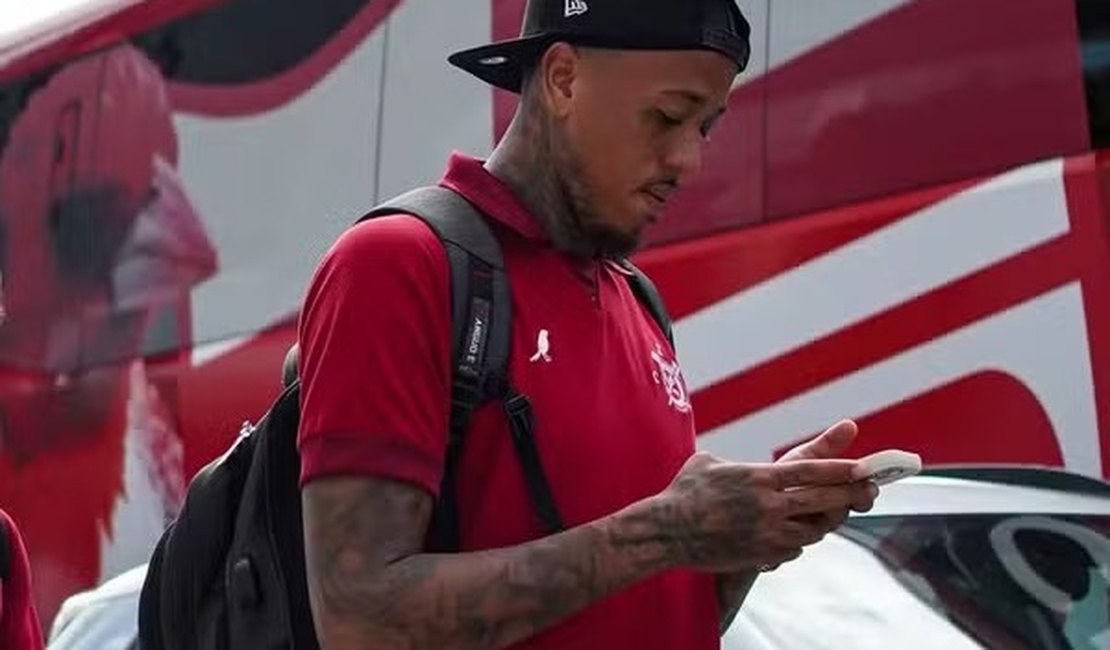 Atleta do CRB denuncia manifestação racista durante jogo contra o Operário