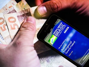Caixa credita R$ 1,3 bi de auxílio para nascidos em novembro