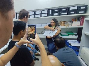 Estudantes de Medicina da Ufal visitam Núcleo de Epidemiologia do HEA