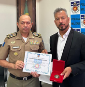 Presidente do ASA é homenageado pela PM durante reunião sobre segurança da final do Alagoano