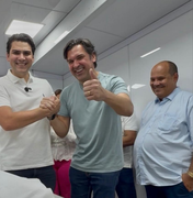 Prefeito Eduardo destaca trabalho de Isnaldo Bulhões na chegada da carreta do programa Agora Tem Especialistas