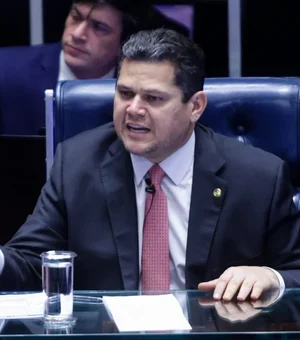 Alcolumbre nega acordo sobre Master e chama Valdemar de mitomaníaco