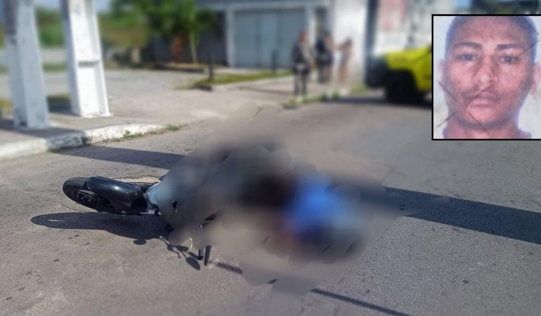 Jovem para moto de transporte por app no sinal e é morto a tiros na parte alta de Maceió