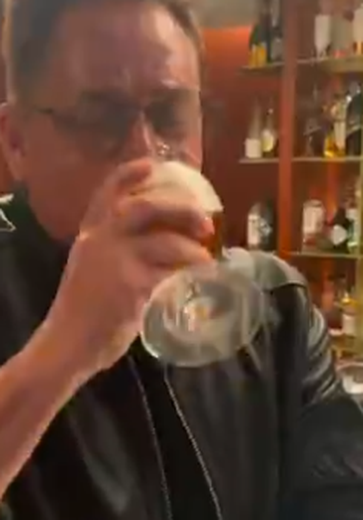 Leonardo volta a beber após 30 dias sem álcool e brinca: ‘Nunca mais eu faço isso’
