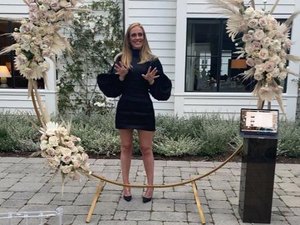 Adele posta foto de aniversário e é comparada a atriz de 'Grey's Anatomy'