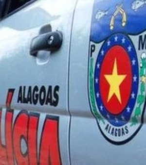 Jovem é presa com 17 caixinhas de chiclete furtadas em Arapiraca