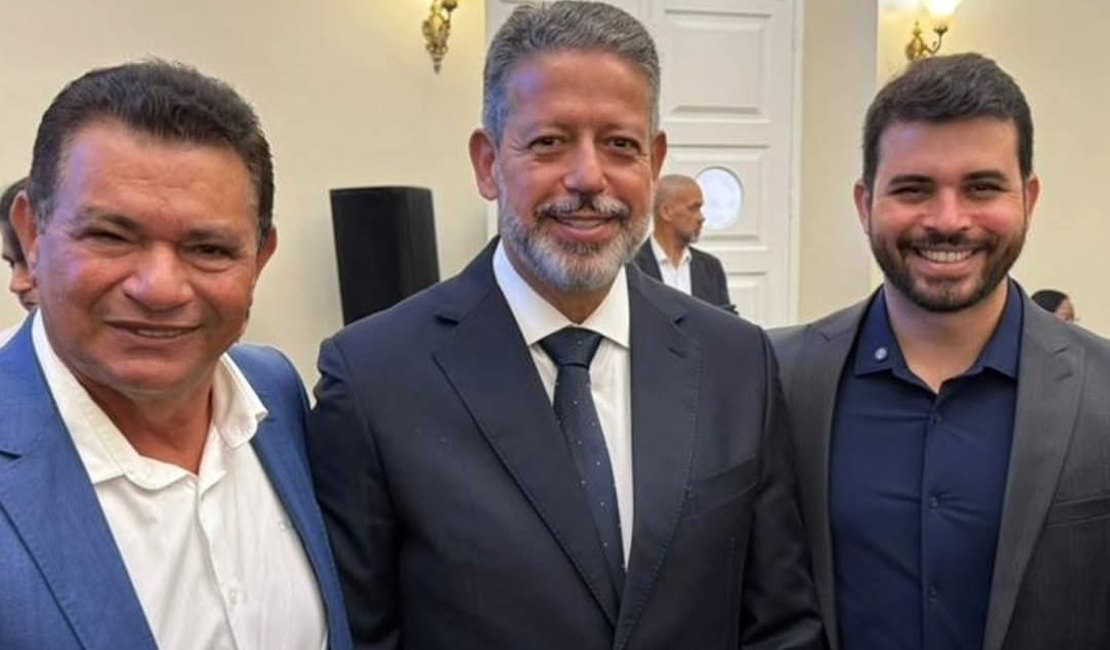 Arthur Lira impulsiona transformação em Porto Real do Colégio com pavimentação rural