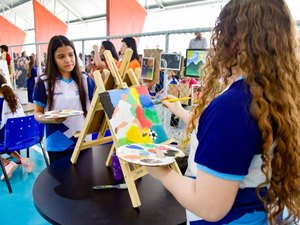 Luciano Barbosa entrega ginásio modernizado e reforça integração entre escola e comunidade