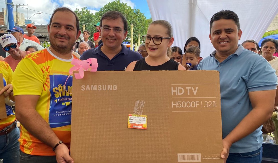 São João Comércio Premiado abre programação dos 79 anos de Junqueiro e impulsiona vendas no comércio local